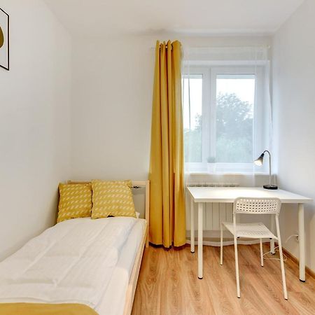 Pokoje Gdansk Zaspa - Pilotow 5A Apartment Exterior photo